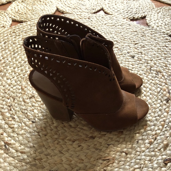 Brown heel peep toe sandals. Like-new - Picture 1 of 7